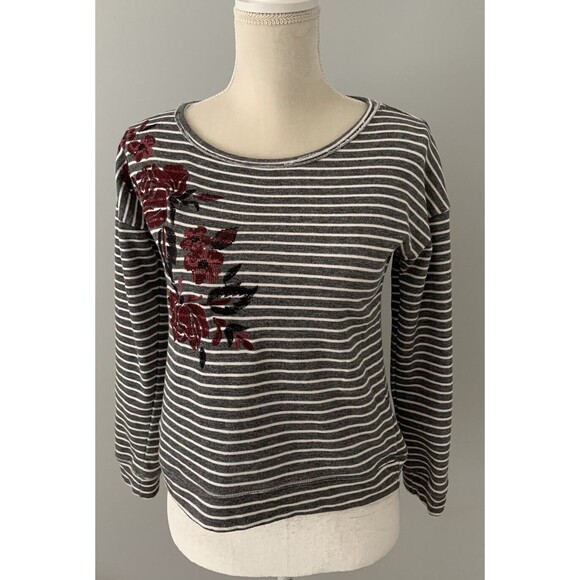 Altar’d State Cropped 3/4 Sleeve Sweatshirt Gray White Stripes embroidered Small - Picture 1 of 9